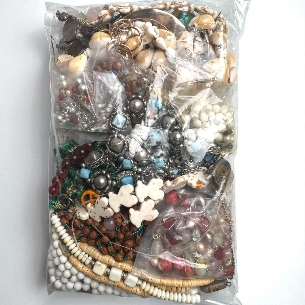 Jewelry Making Craft Lot 1lb 5oz Beads Findings Broken & Whole Pieces Mixed